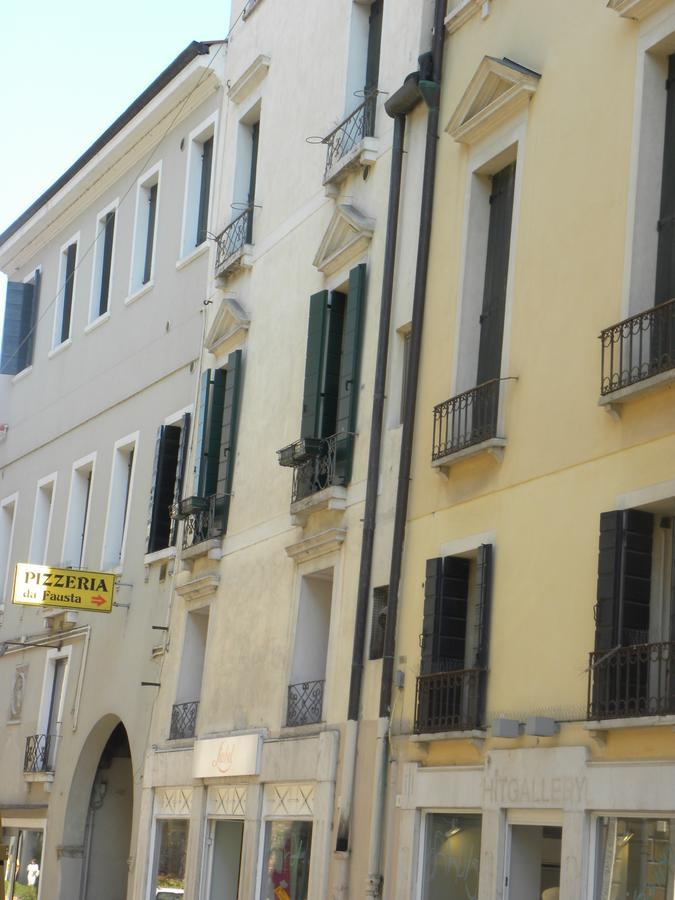 טרוויסו Portico Oscuro Deluxe Apartment - Centro Citta מראה חיצוני תמונה
